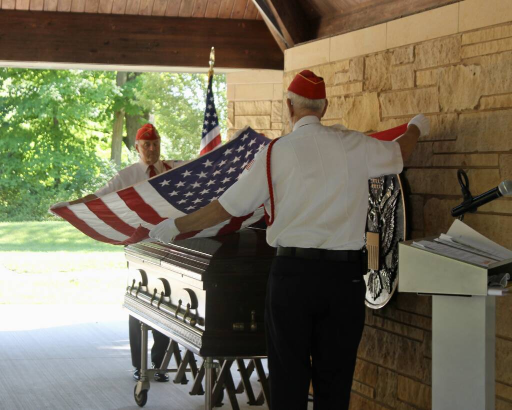 2751082E-3B92-472F-8000-30B313CA5034_1_201_a